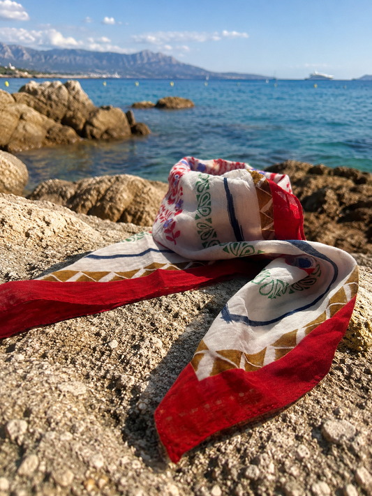 Red Paisley Cotton Bandana Scarf – Square Cotton Neck Scarf (70 × 70 cm)