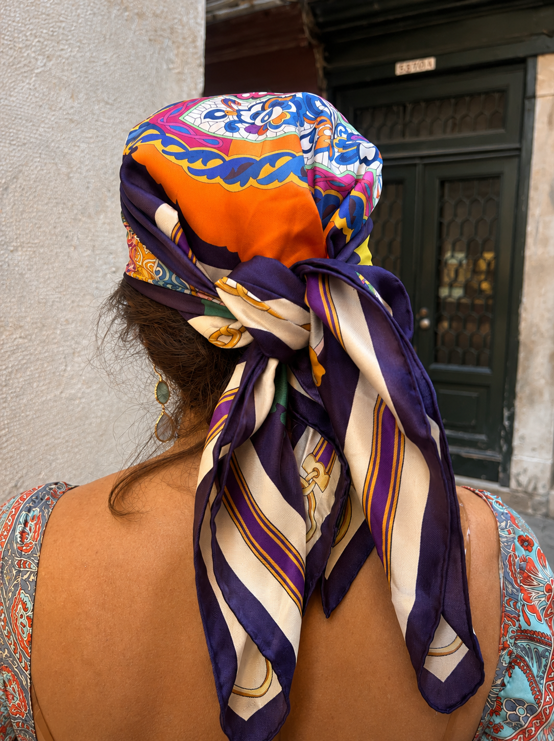 VENTAGLIO NOTTE – ITALIAN SILK SQUARE SCARF (90 X 90 CM)