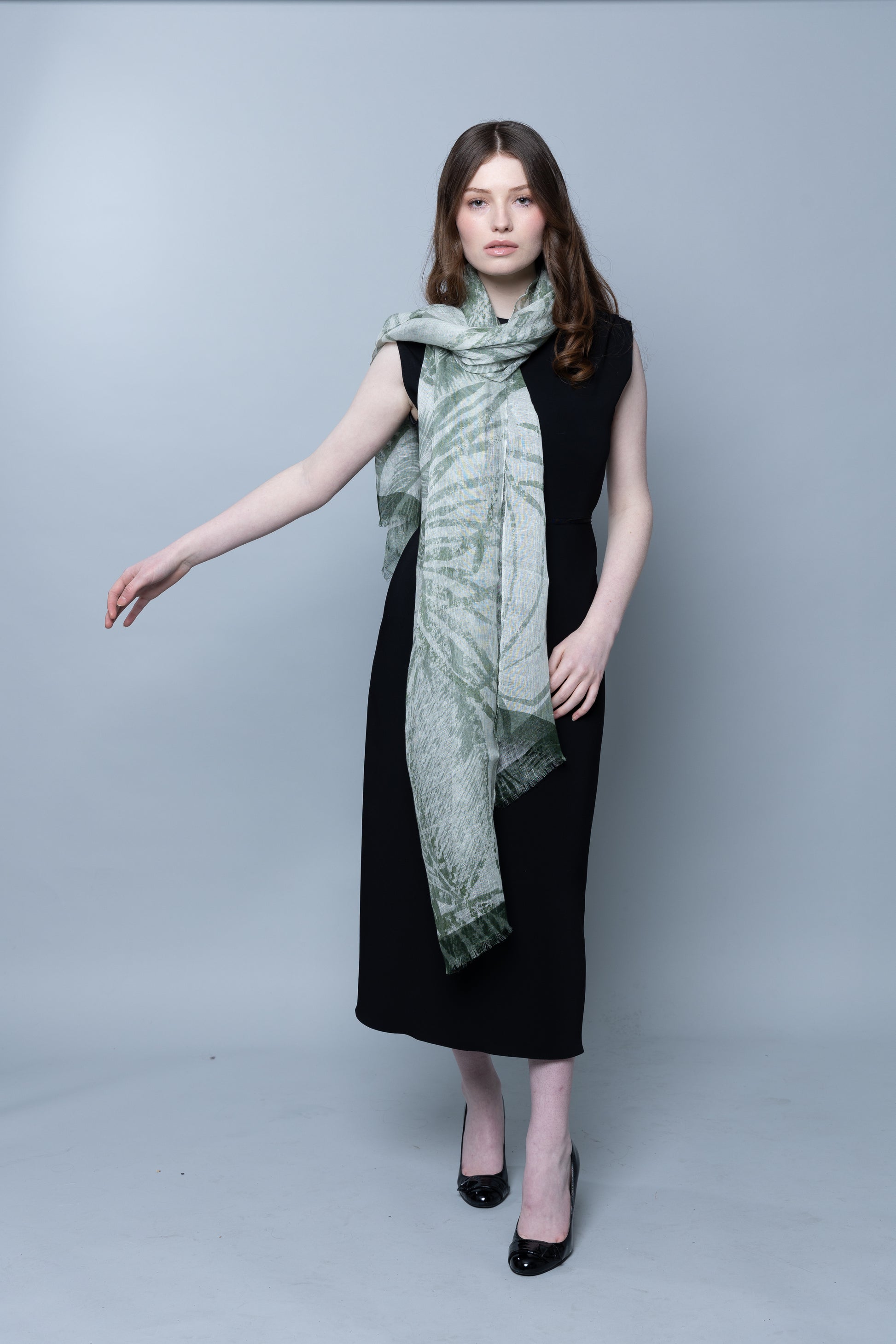 Verdant Breeze Linen Scarf in Sage Green (90 x 200 cm) Pashmisy Verdant Breeze Linen Scarf in Sage Green (90 x 200 cm) Pashmisy